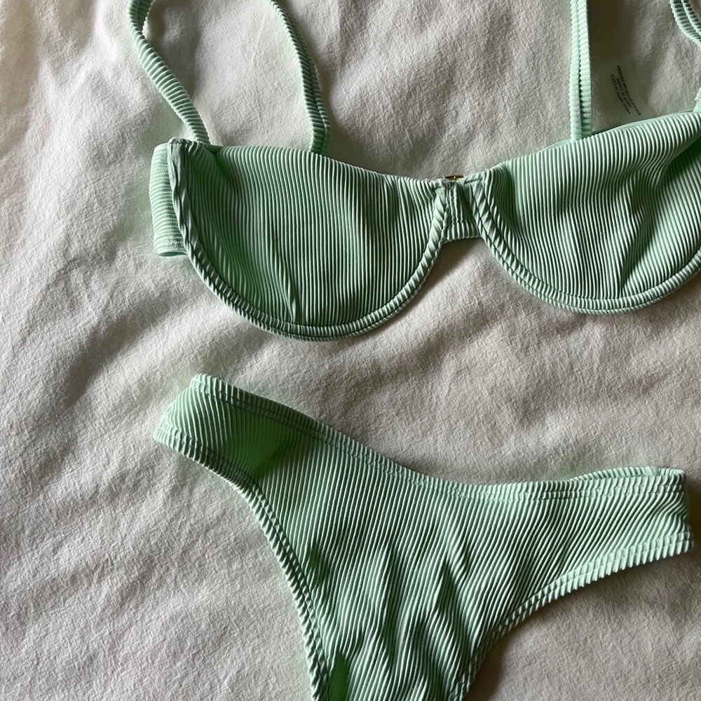 437 Aria bikini set